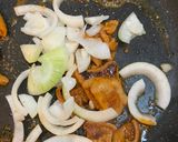 速攻！味付けモツと玉ねぎの炒め物！作り方4写真