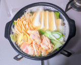 レタスと鶏のニンニク旨塩鍋作り方6写真