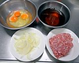 時短簡単！ふわとろ卵の豚そぼろご飯作り方1写真