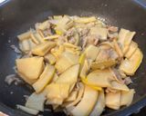 たけのこと豚バラ切り落としの炒め煮。作り方5写真