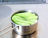 自家製中華麹で簡単に【オクラと竹輪の中華麹和え】作り方2写真
