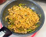 酸っぱいキムチも旨旨!しっとりニラキムチ焼きそば作り方7写真