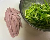 シンプル　ピーマンと魚肉ソーセージを別々に炒めて作り方1写真