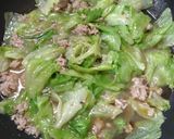 ちぎりレタスたっぷり甘辛そぼろ炒め作り方6写真
