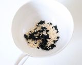 お湯を注いで、簡単【CUPわかめスープ】作り方1写真