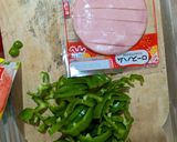 お弁当にも◎ピーマンとハムのカレー炒め作り方1写真