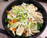 冷凍餃子と野菜で簡単！旨辛キムチ餃子鍋作り方7写真