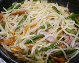 簡単！シャウエッセン焼きうどん作り方3写真
