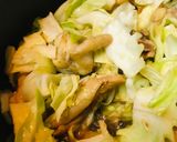 鶏肉とキャベツのカレー粉炒め作り方2写真