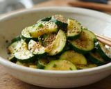 ズッキーニ大量消費♪火を使わない副菜作り方1写真