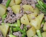アスパラと豚ひき肉のオイスターカレー炒め作り方5写真