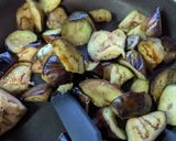 旨すぎ注意!茄子のニンニク麹と麺つゆ炒め作り方2写真