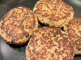 おあげでふわっ！旨ジュワ牛バーグ