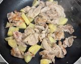豚こまとじゃがいものガリバタ味噌炒め作り方3写真