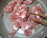 簡単　のらぼう菜と豚こまのゴマ油醤油炒め作り方1写真
