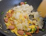 粗挽きソーセージ入りカレーチャーハン作り方6写真
