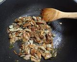 カンゾウの蕾、キノコなどの美味しい油炒め作り方5写真