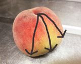 桃の簡単な皮むき作り方1写真