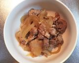 余った豚丼の具で♬簡単オムレツ作り方1写真
