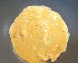 余った豚丼の具で♬簡単オムレツ作り方3写真