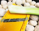 【材料これだけ】超簡単わさび醤油の肉団子作り方4写真
