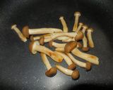 しめじと竹輪の炒め物作り方3写真