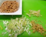 ＊納豆とひき肉のチコリボート＊作り方1写真