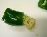 子供ピーマンと魚肉ソーセージの炒め物作り方1写真