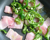 みんなが驚く！大磯屋ピザ風焼そば作り方2写真
