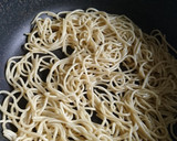 みんなが驚く！大磯屋ピザ風焼そば作り方3写真