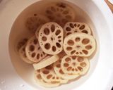 簡単！レンコンの豚シソ巻き作り方1写真