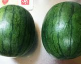 既に剥けてるスイカ。作り方1写真