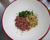 混ぜて焼くだけ！コンビーフおやき作り方1写真