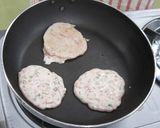 混ぜて焼くだけ！コンビーフおやき作り方4写真