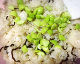 白だしで美味♡枝豆と塩こんぶのおにぎり作り方2写真