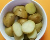 ご飯がすすむ!新ジャがそぼろ☆作り方1写真