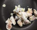 牛もつと紫玉ねぎの塩にんにく炒め作り方3写真