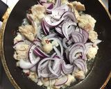 牛もつと紫玉ねぎの塩にんにく炒め作り方5写真