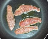 ケチャップ＆中濃ソースのタレ掛け鮭ソテー作り方2写真