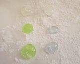 飾りに簡単♪サクマドロップdeシーグラス作り方4写真