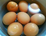 ＊簡単！黄身がオレンジ色の煮玉子＊作り方1写真