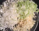 鶏ラー☆☆簡単手作り！鶏肉の食べるラー油作り方2写真
