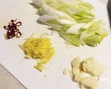 マグロの刺身（ブツ）で超簡単！甘辛角煮♡作り方1写真