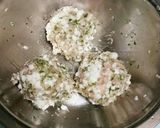材料3つ★格安☆簡単フワフワ鶏バーグ♪作り方2写真
