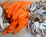簡単！節約！鶏むね肉とひじきと蒟蒻の煮物作り方3写真