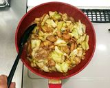 ☆キャベツと鶏もも肉のニンニク味噌タレ作り方6写真