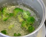 【離乳食初期】ブロッコリーのミルク煮作り方1写真