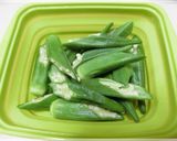 オクラと豚肉の塩胡椒炒め作り方1写真