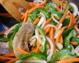 豚バラ肉と細長カット野菜の炒め。作り方4写真