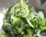 ゴーヤと鯖水煮缶のマヨ和えサラダ♪作り方4写真
